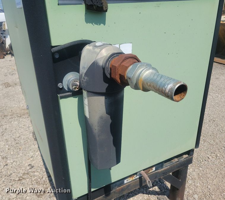 image for item DR4405 Sullair  3000/A air compressor