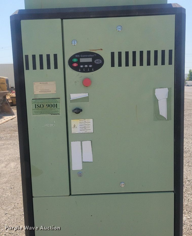 image for item DR4405 Sullair  3000/A air compressor