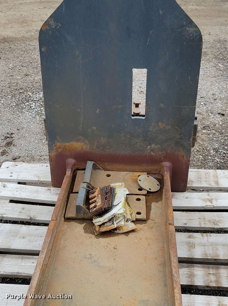 image for item DR4417 2004 Eject Systems MT series Scraper hitch