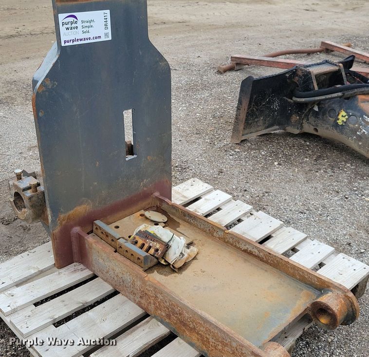 image for item DR4417 2004 Eject Systems MT series Scraper hitch