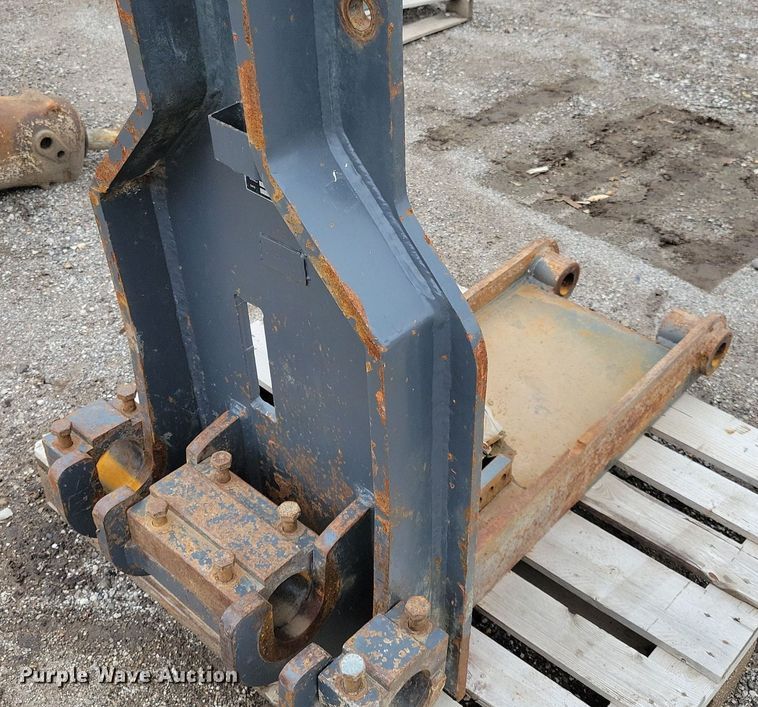 image for item DR4417 2004 Eject Systems MT series Scraper hitch