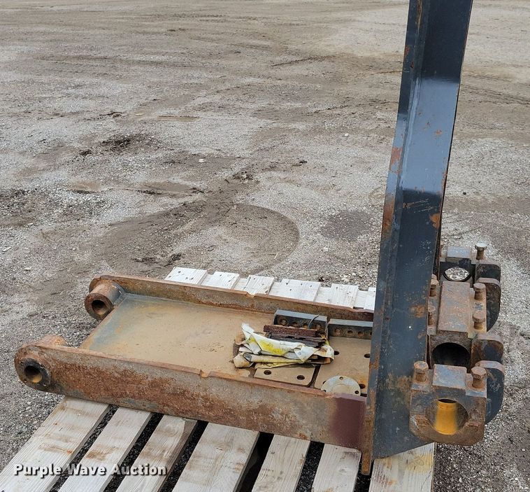 image for item DR4417 2004 Eject Systems MT series Scraper hitch