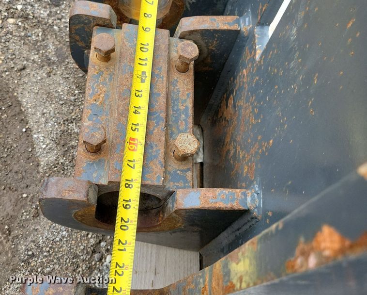 image for item DR4417 2004 Eject Systems MT series Scraper hitch