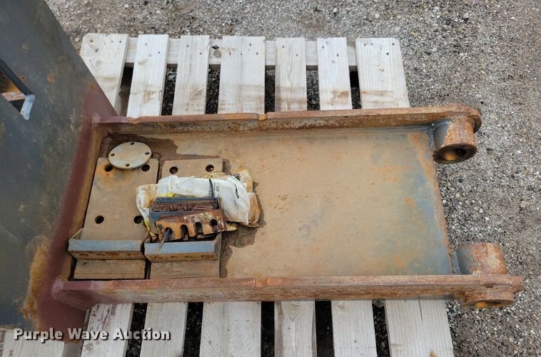 image for item DR4417 2004 Eject Systems MT series Scraper hitch