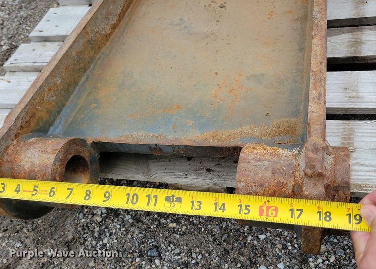 image for item DR4417 2004 Eject Systems MT series Scraper hitch