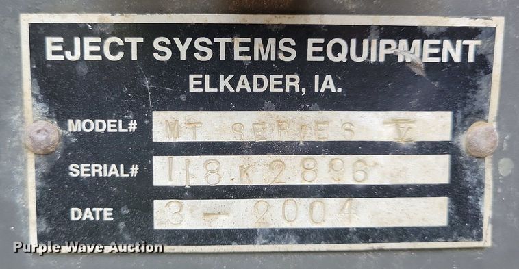 image for item DR4417 2004 Eject Systems MT series Scraper hitch