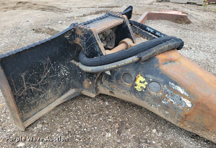 image for item DR4418 Caterpillar H65D skid steer breaker