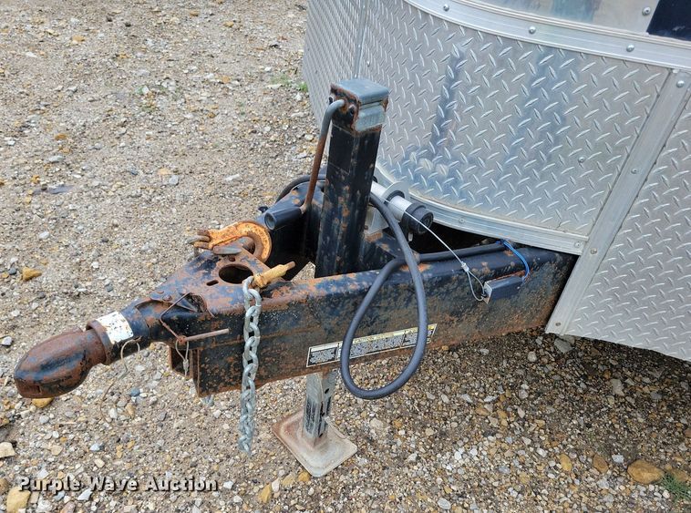 image for item DR4422 2005 Doolittle enclosed cargo trailer