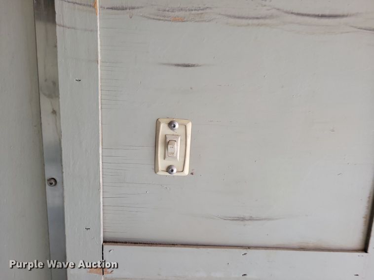 image for item DR4422 2005 Doolittle enclosed cargo trailer