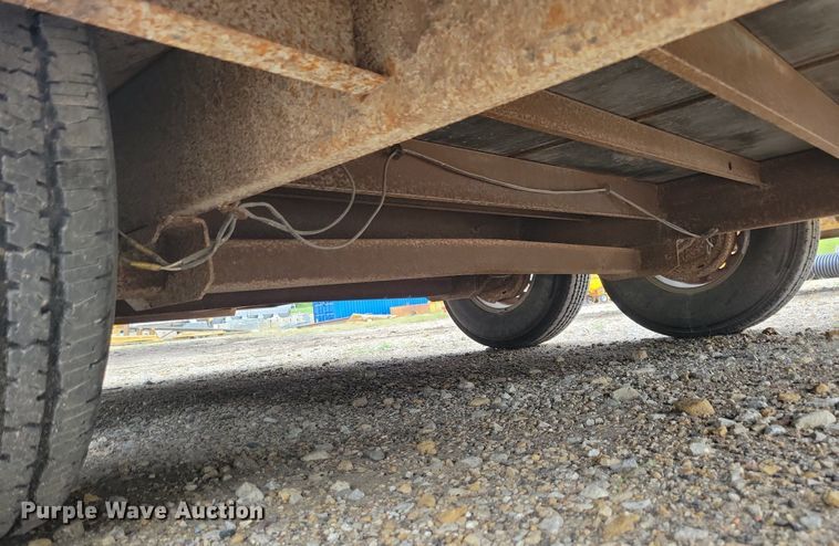 image for item DR4422 2005 Doolittle enclosed cargo trailer