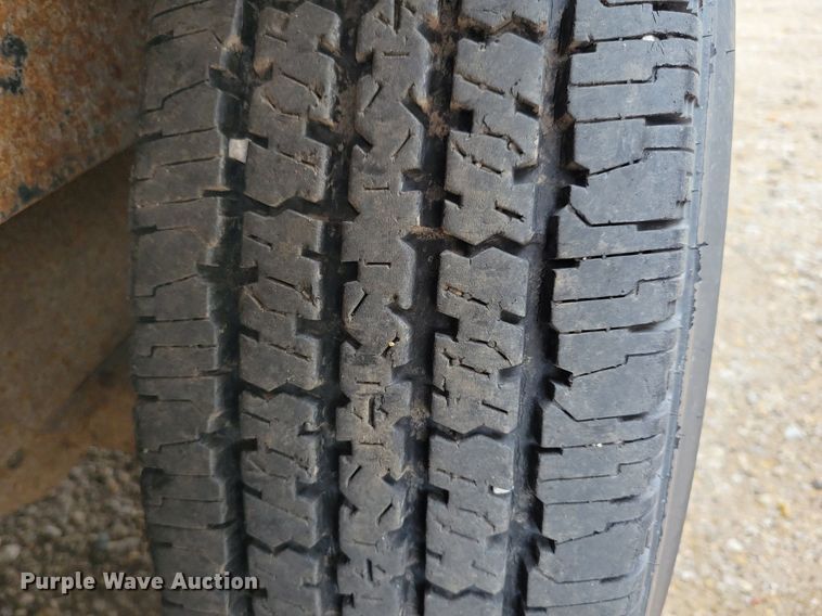 image for item DR4422 2005 Doolittle enclosed cargo trailer