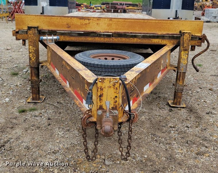 image for item DR4423 2005 Titan equipment trailer