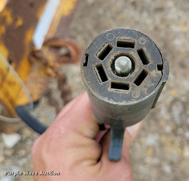 image for item DR4423 2005 Titan equipment trailer