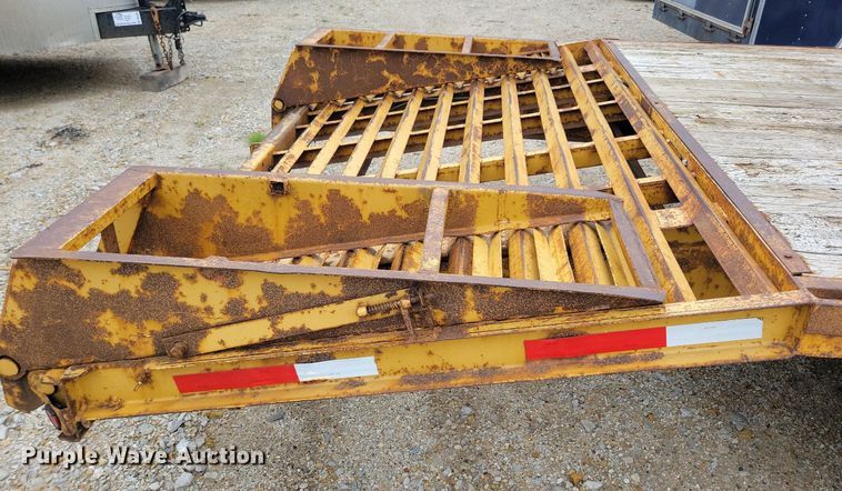 image for item DR4423 2005 Titan equipment trailer