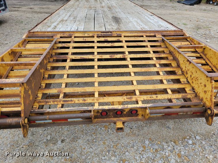 image for item DR4423 2005 Titan equipment trailer