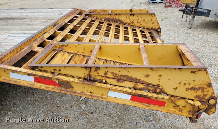 image for item DR4423 2005 Titan equipment trailer