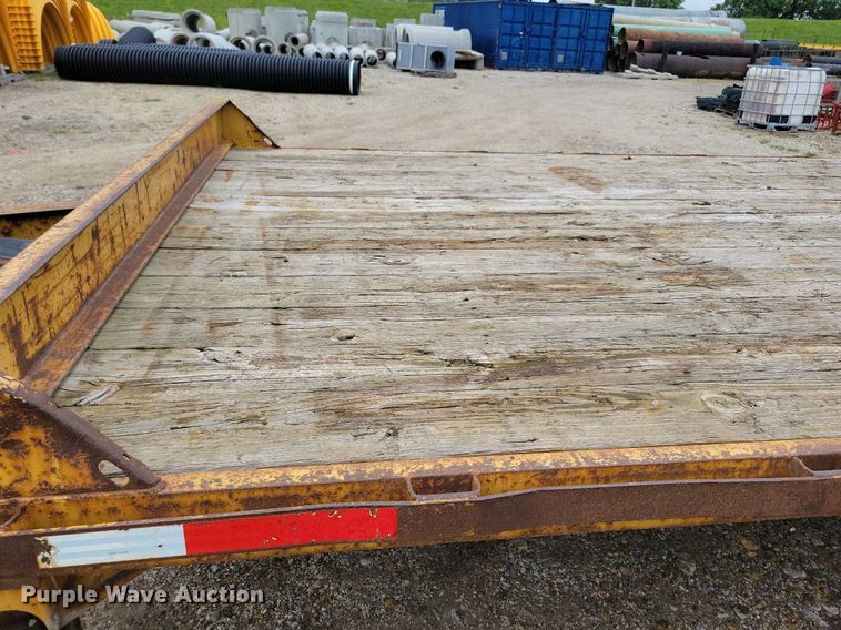 image for item DR4423 2005 Titan equipment trailer