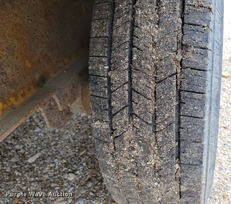 image for item DR4423 2005 Titan equipment trailer