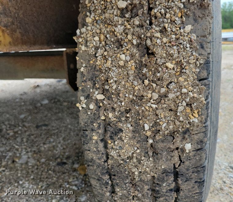 image for item DR4423 2005 Titan equipment trailer