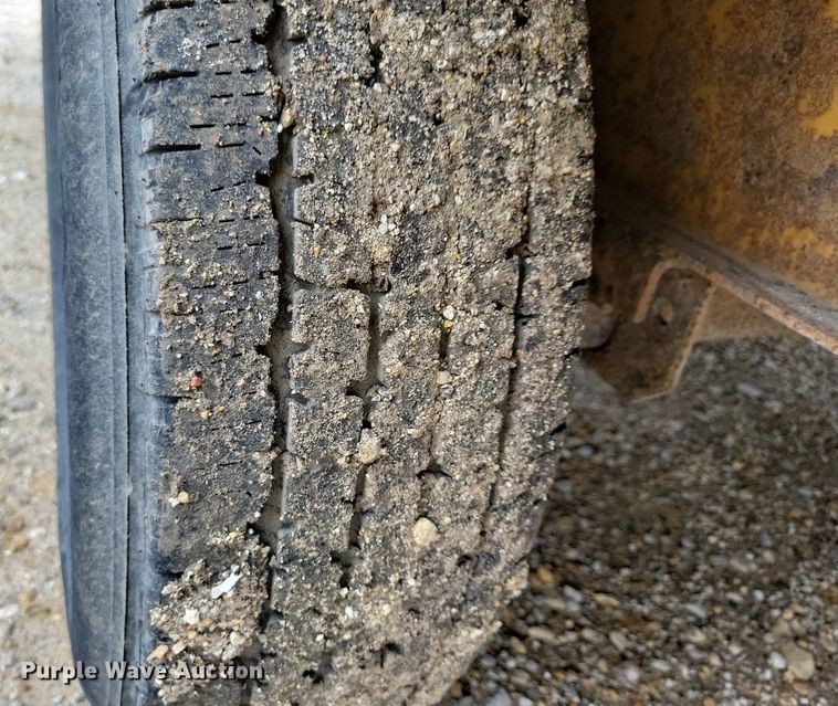 image for item DR4423 2005 Titan equipment trailer