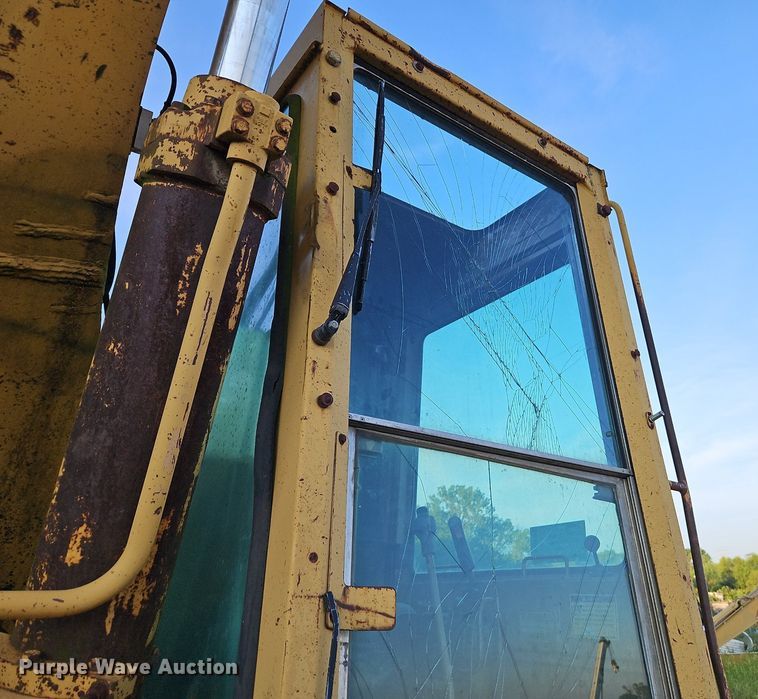 image for item DR8722 1990 Caterpillar  225B LC excavator