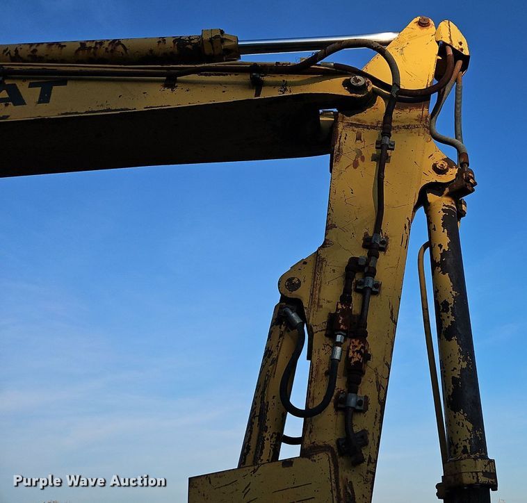 image for item DR8722 1990 Caterpillar  225B LC excavator