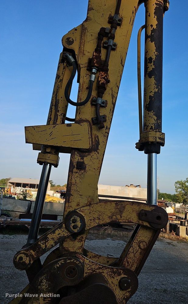 image for item DR8722 1990 Caterpillar  225B LC excavator