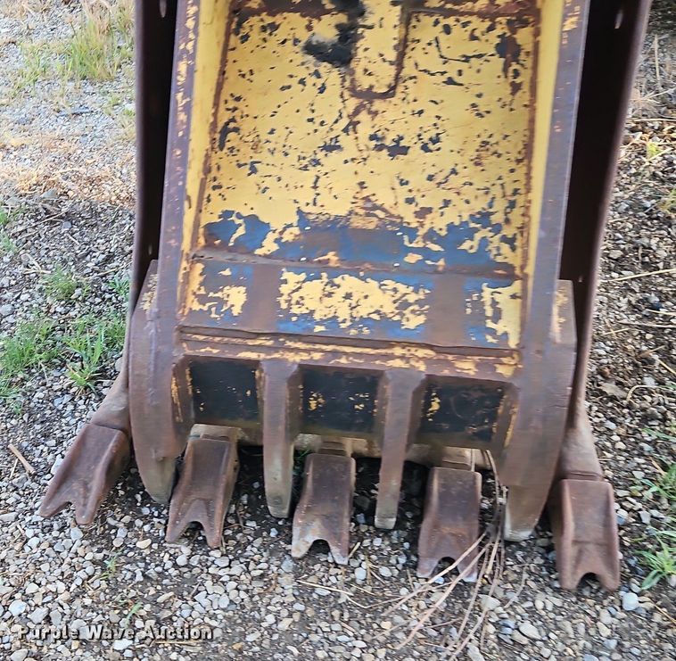 image for item DR8722 1990 Caterpillar  225B LC excavator