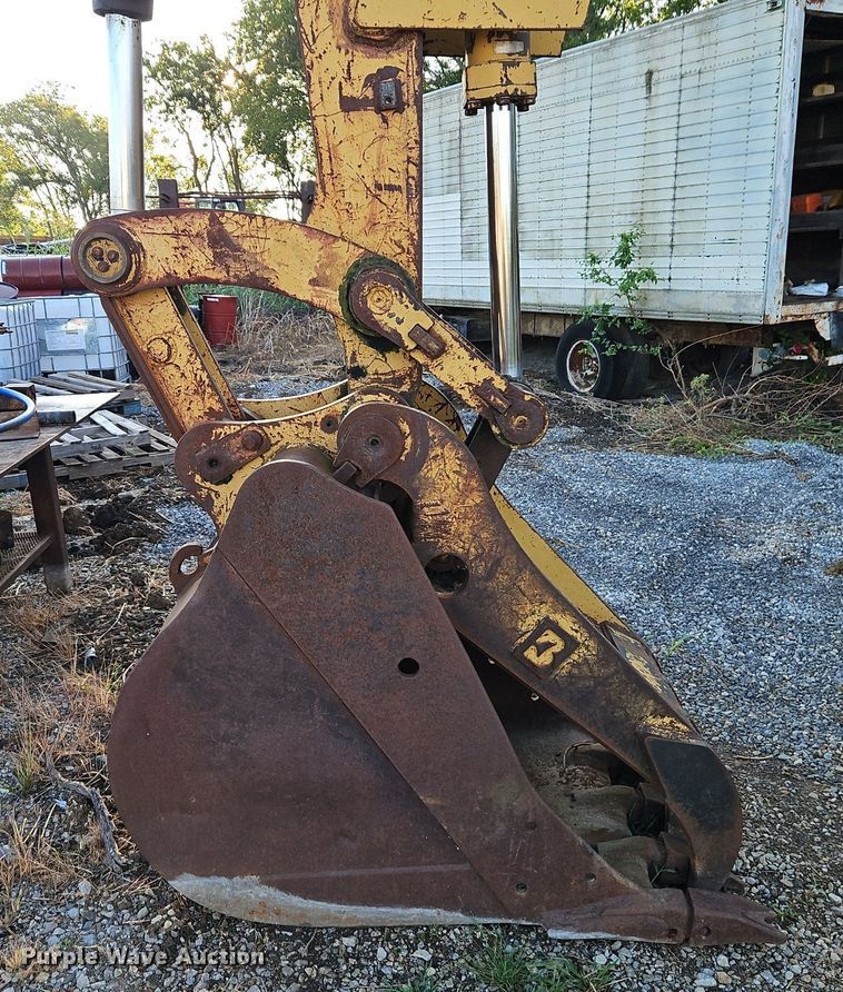 image for item DR8722 1990 Caterpillar  225B LC excavator