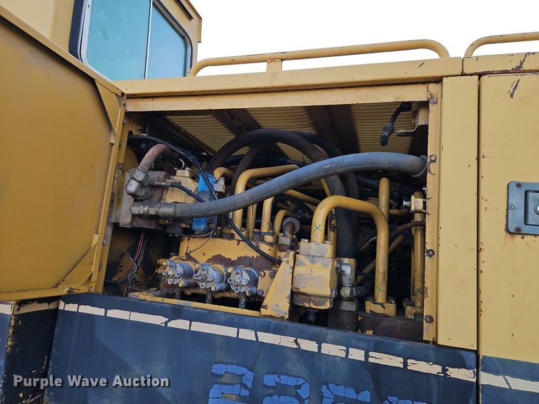 image for item DR8722 1990 Caterpillar  225B LC excavator