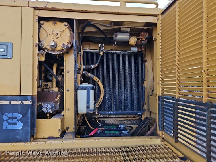 image for item DR8722 1990 Caterpillar  225B LC excavator