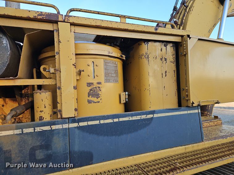 image for item DR8722 1990 Caterpillar  225B LC excavator