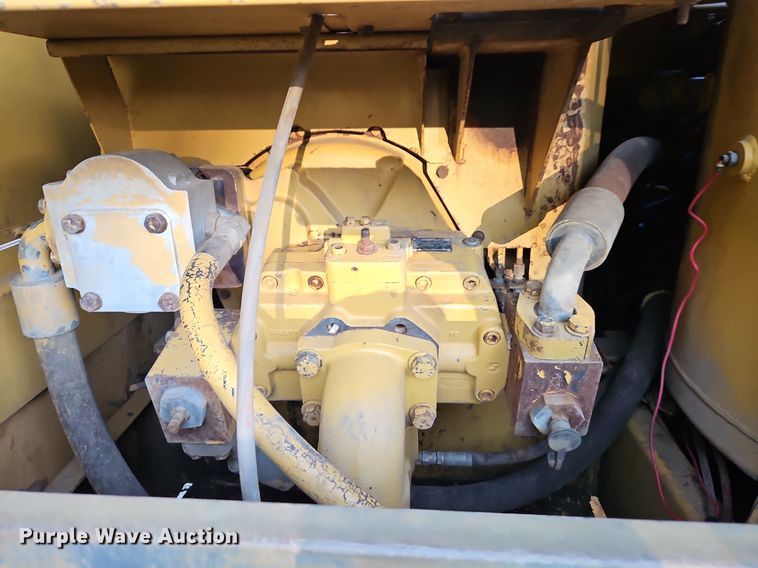 image for item DR8722 1990 Caterpillar  225B LC excavator