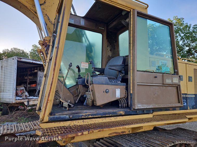 image for item DR8722 1990 Caterpillar  225B LC excavator