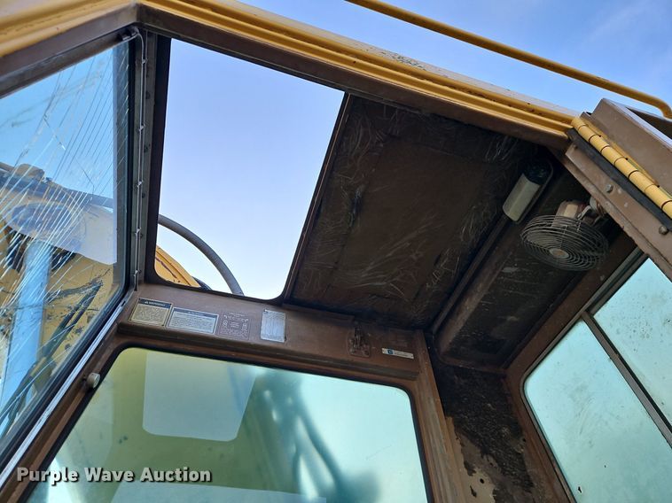 image for item DR8722 1990 Caterpillar  225B LC excavator