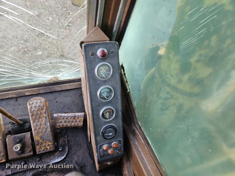 image for item DR8722 1990 Caterpillar  225B LC excavator