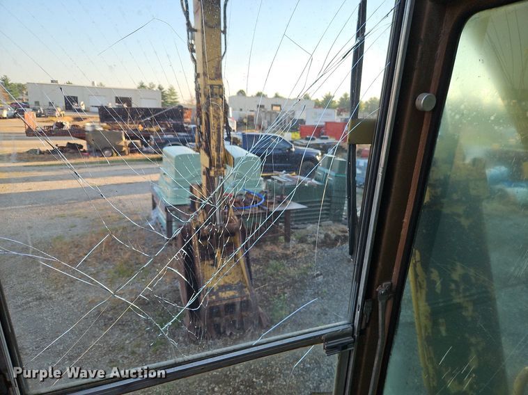 image for item DR8722 1990 Caterpillar  225B LC excavator