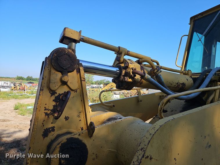 image for item DR8736 1987 Caterpillar  963 track loader