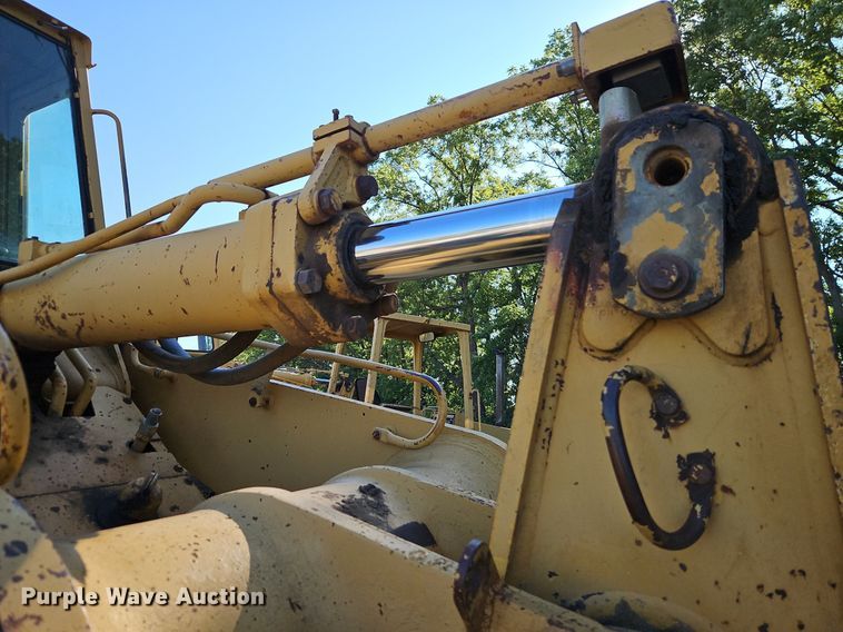 image for item DR8736 1987 Caterpillar  963 track loader