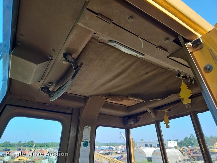 image for item DR8736 1987 Caterpillar  963 track loader