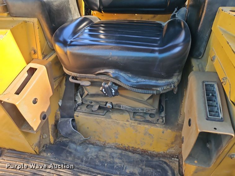 image for item DR8736 1987 Caterpillar  963 track loader