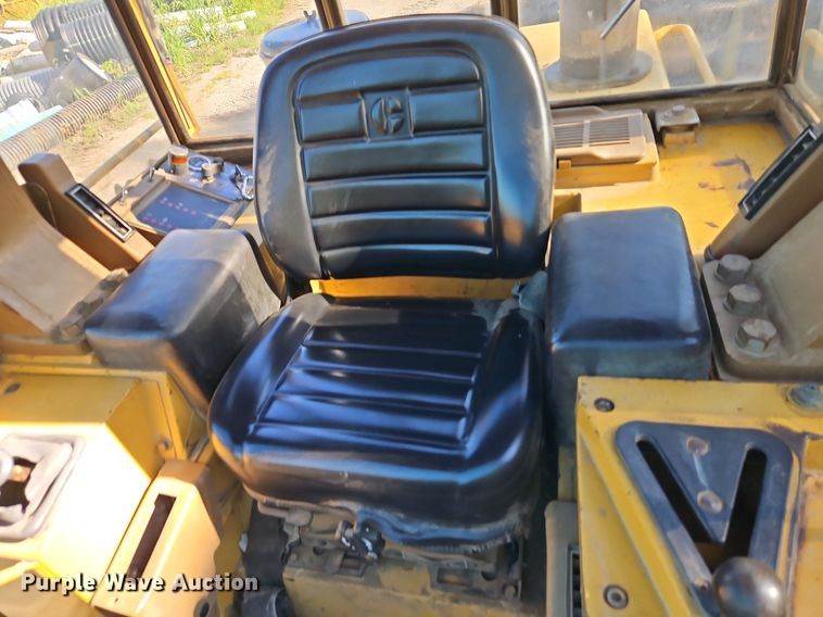 image for item DR8736 1987 Caterpillar  963 track loader