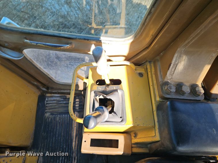 image for item DR8736 1987 Caterpillar  963 track loader