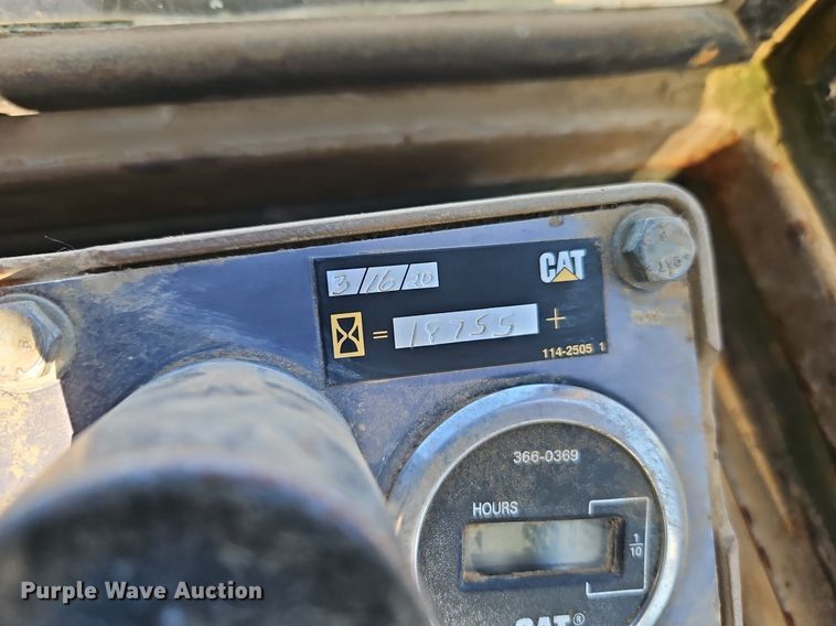 image for item DR8736 1987 Caterpillar  963 track loader