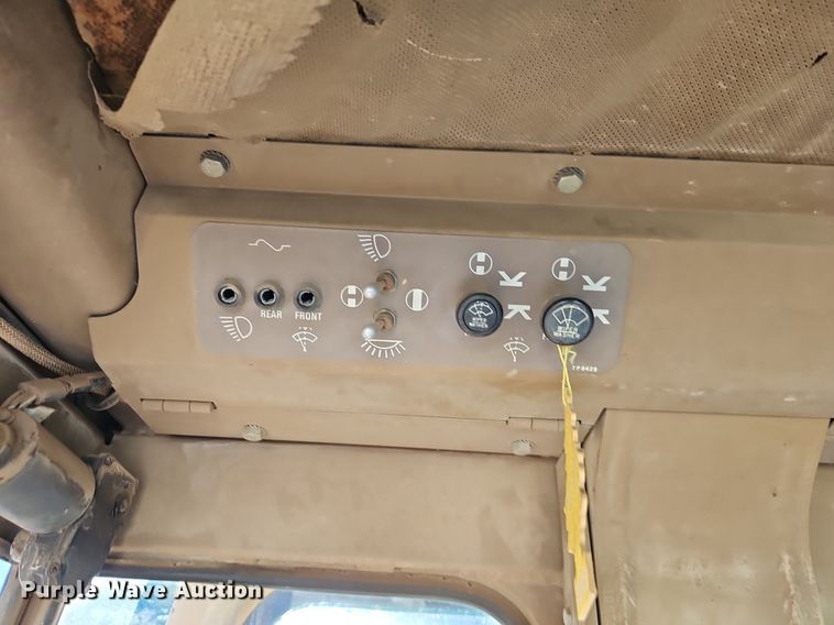 image for item DR8736 1987 Caterpillar  963 track loader