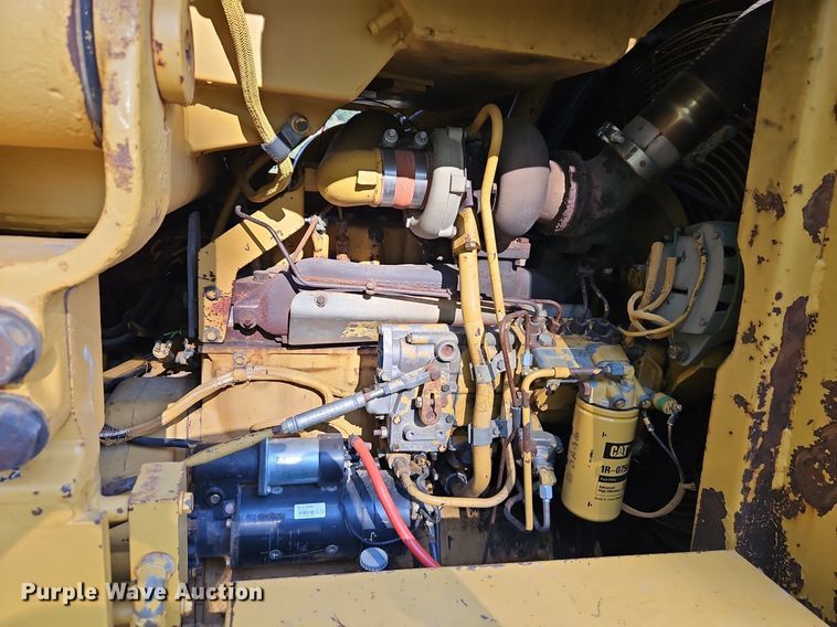 image for item DR8736 1987 Caterpillar  963 track loader