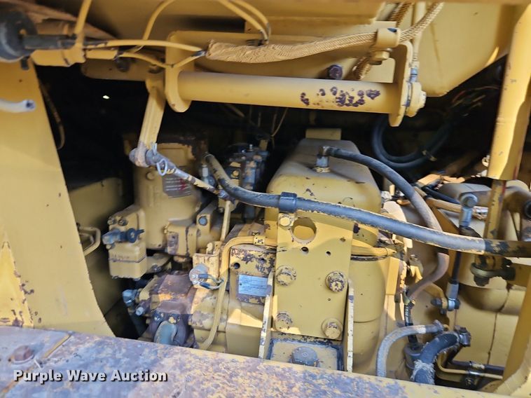 image for item DR8736 1987 Caterpillar  963 track loader