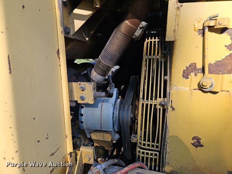 image for item DR8736 1987 Caterpillar  963 track loader