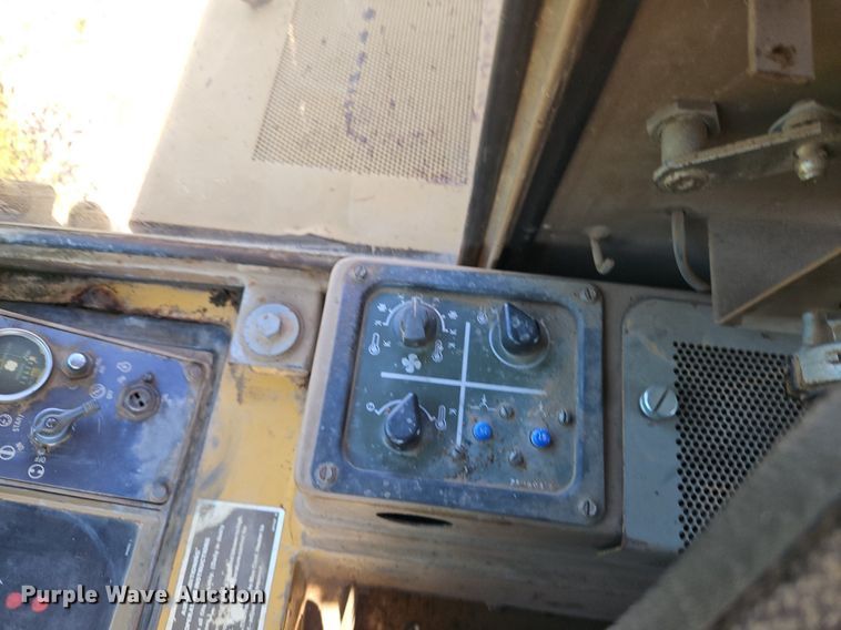 image for item DR8737 1988 Caterpillar  973 Z track loader