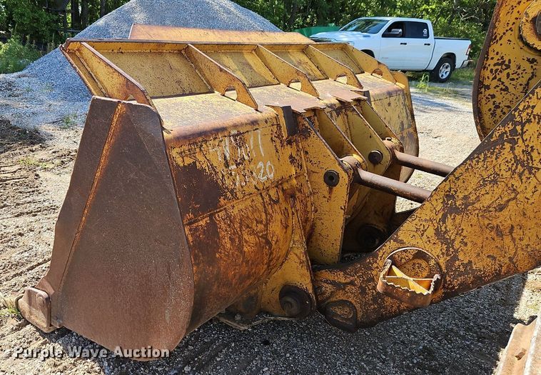 image for item DR8738 1990 Caterpillar  973 track loader